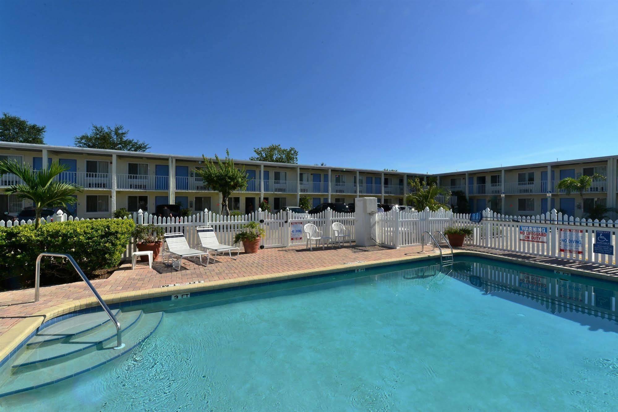 Americas Best Value Inn Bradenton-Sarasota Εξωτερικό φωτογραφία